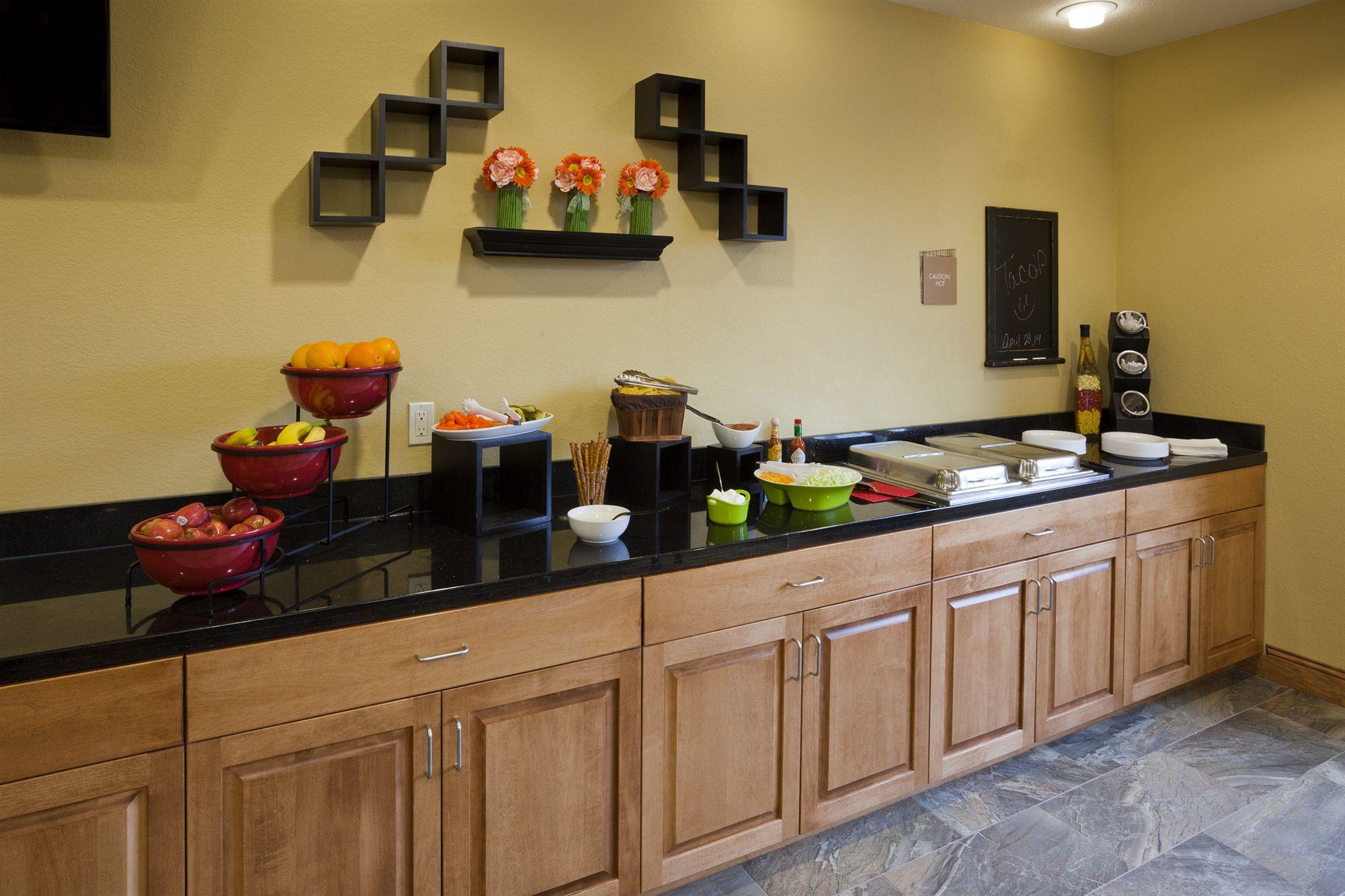 Grand Forks Lodge And Suites Buitenkant foto