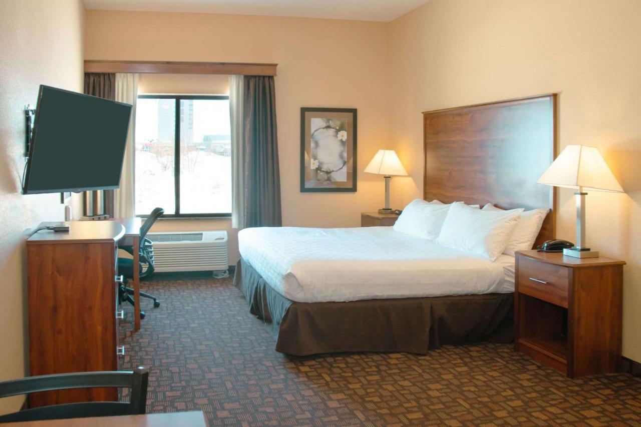 Grand Forks Lodge And Suites Buitenkant foto